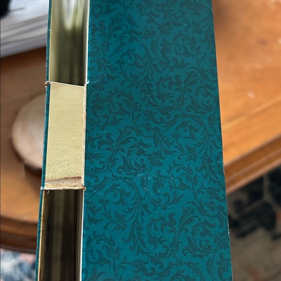 1994 Victoria Elegance Barbie - Picture 9 of 13